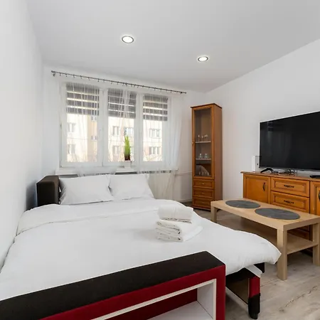 Osiedle Na Lotnisku Comfort Апартаменты *